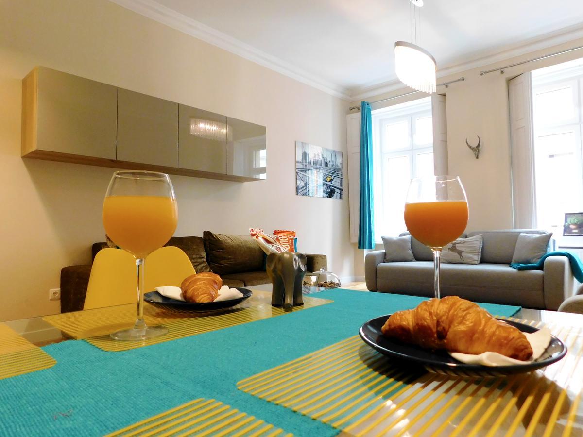 Wonder Deer Luxury Apartment At The Opera Self Check-In 布达佩斯 外观 照片